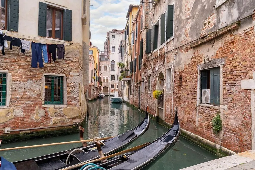 Loft San Stae 18.27 Apartment Venice